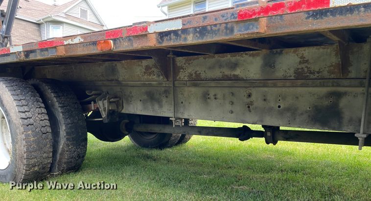 image for item OG9982 2000 International  4700 shingle conveyor truck