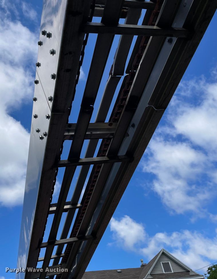 image for item OG9982 2000 International  4700 shingle conveyor truck