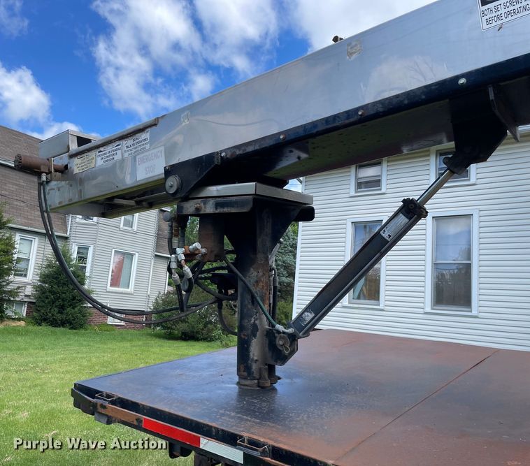 image for item OG9982 2000 International  4700 shingle conveyor truck