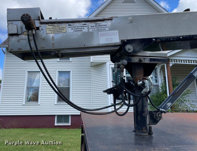 image for item OG9982 2000 International  4700 shingle conveyor truck