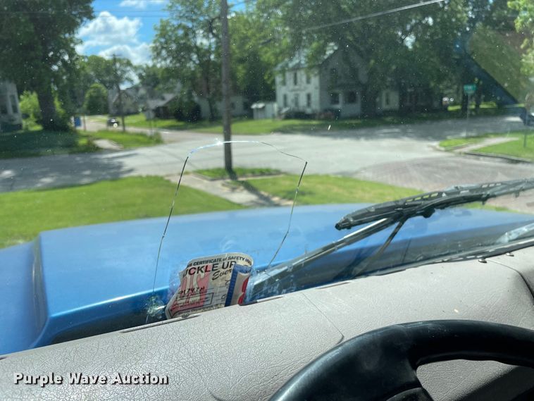 image for item OG9982 2000 International  4700 shingle conveyor truck