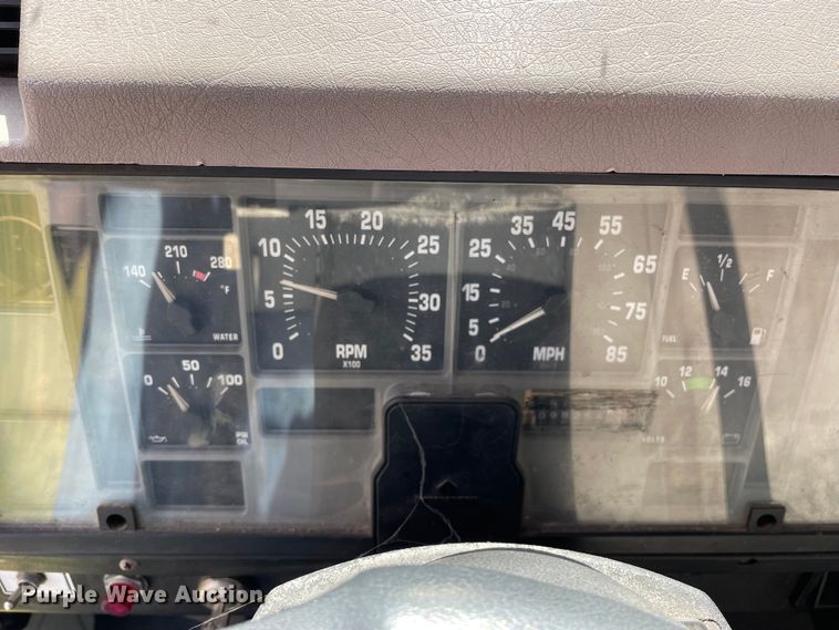 image for item OG9982 2000 International  4700 shingle conveyor truck