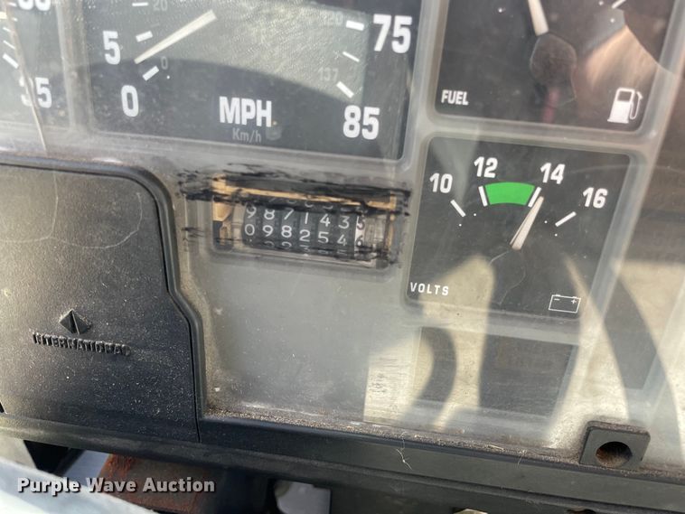 image for item OG9982 2000 International  4700 shingle conveyor truck