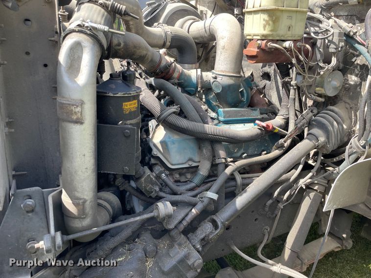 image for item OG9982 2000 International  4700 shingle conveyor truck