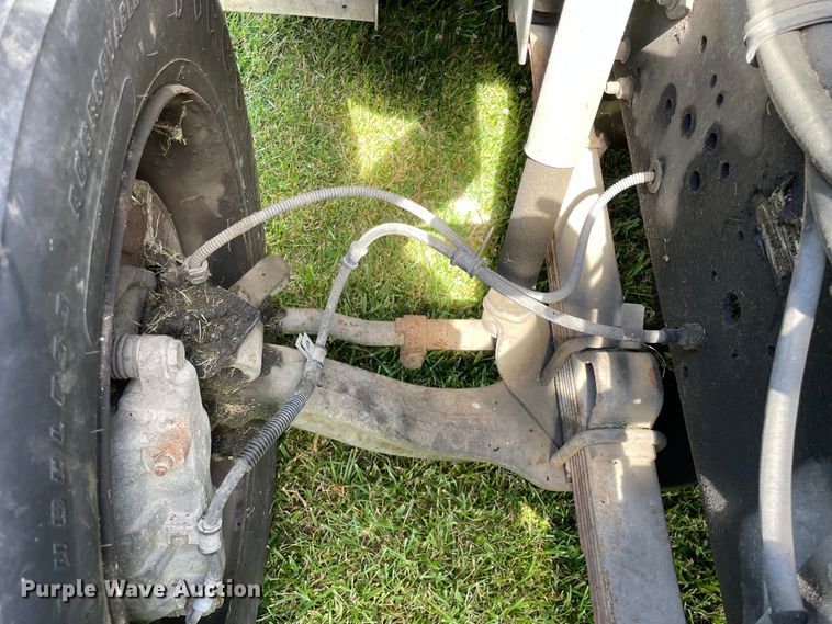 image for item OG9982 2000 International  4700 shingle conveyor truck