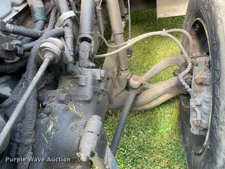 image for item OG9982 2000 International  4700 shingle conveyor truck