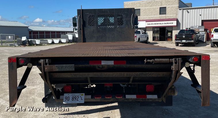 image for item OG9983 2003 International  4300 flatbed truck