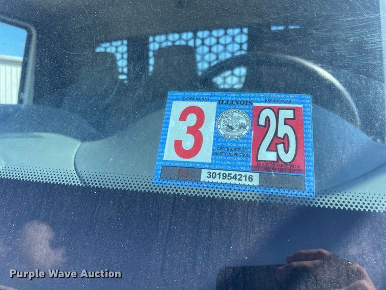 image for item OG9983 2003 International  4300 flatbed truck