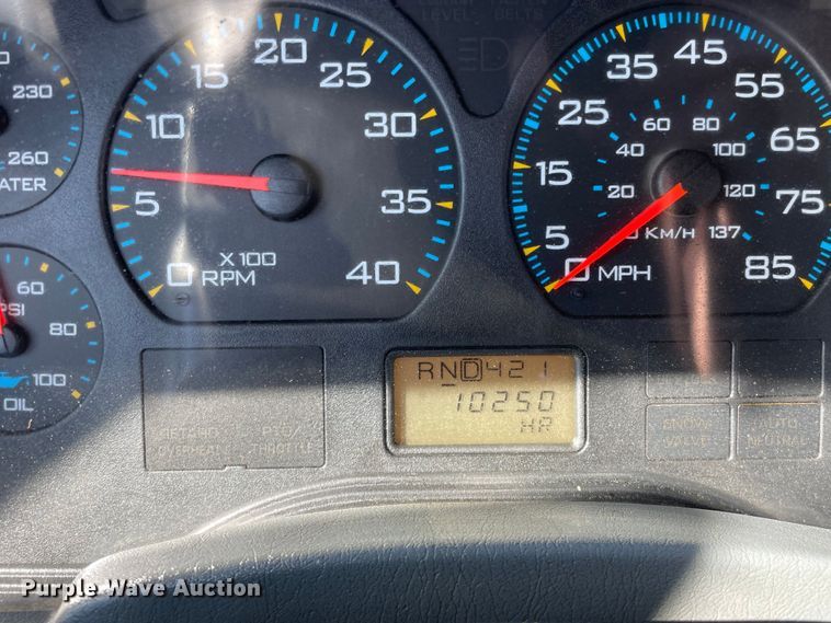 image for item OG9983 2003 International  4300 flatbed truck