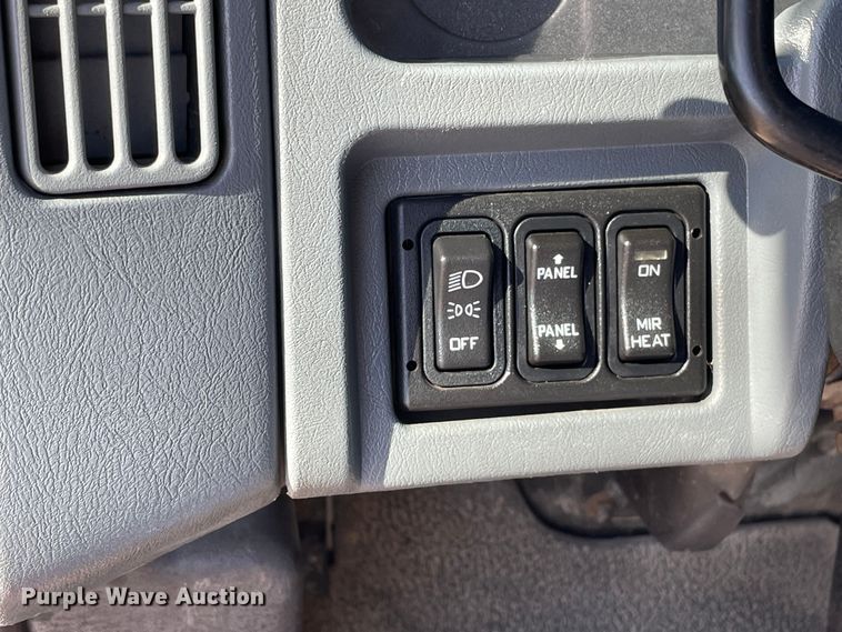 image for item OG9983 2003 International  4300 flatbed truck