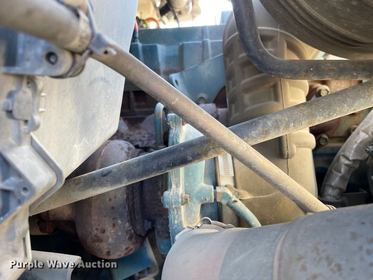 image for item OG9983 2003 International  4300 flatbed truck