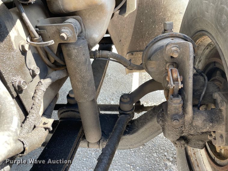 image for item OG9983 2003 International  4300 flatbed truck