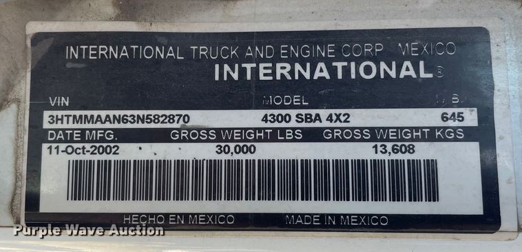 image for item OG9983 2003 International  4300 flatbed truck