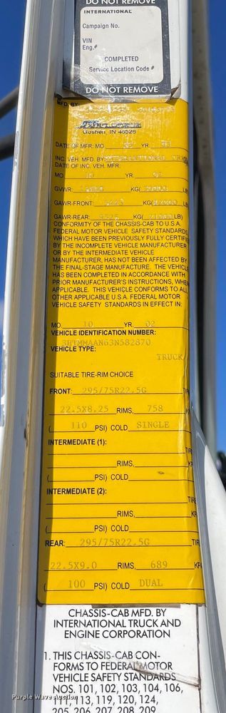 image for item OG9983 2003 International  4300 flatbed truck