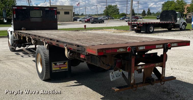 image for item OG9984 2006 International  4400 flatbed truck