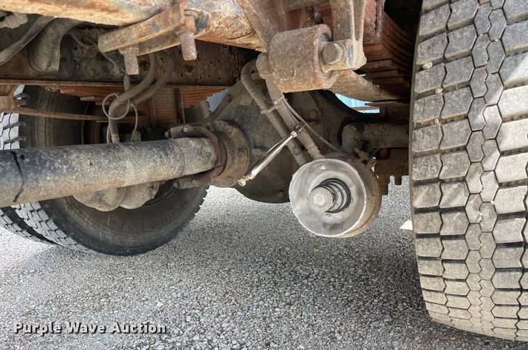 image for item OG9984 2006 International  4400 flatbed truck