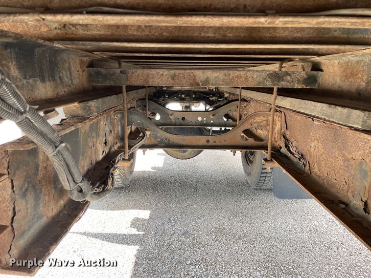 image for item OG9984 2006 International  4400 flatbed truck