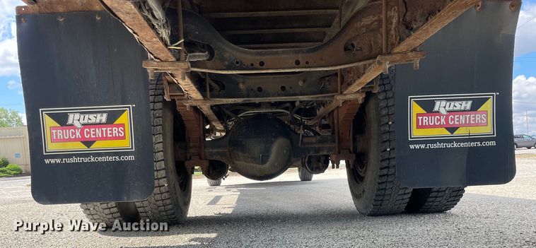 image for item OG9984 2006 International  4400 flatbed truck