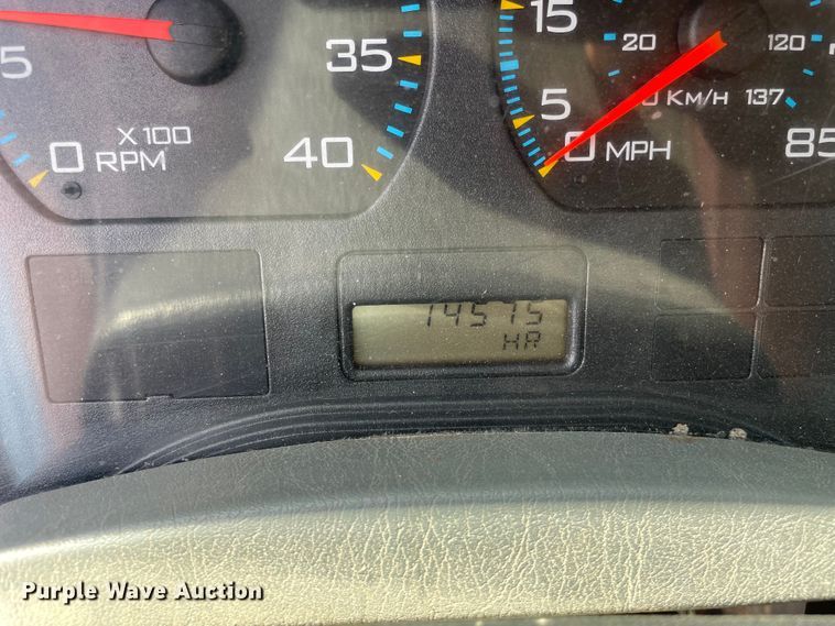 image for item OG9984 2006 International  4400 flatbed truck