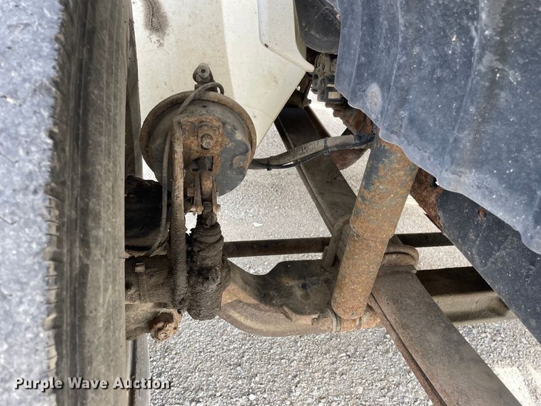 image for item OG9984 2006 International  4400 flatbed truck