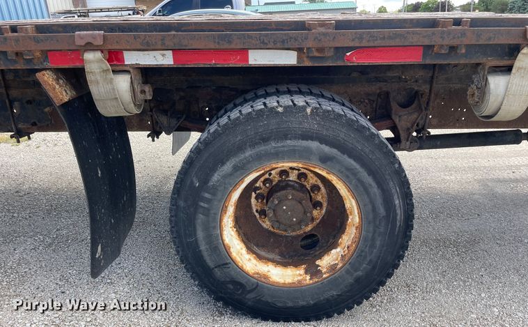 image for item OG9984 2006 International  4400 flatbed truck