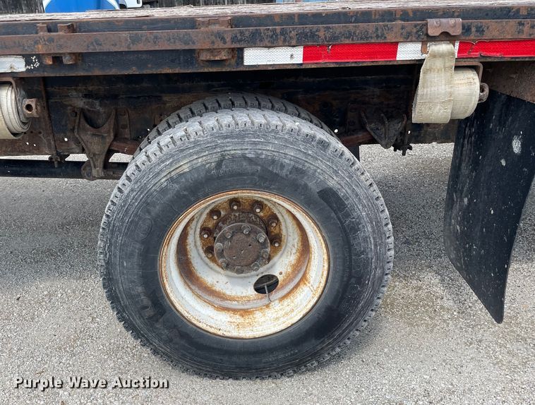 image for item OG9984 2006 International  4400 flatbed truck