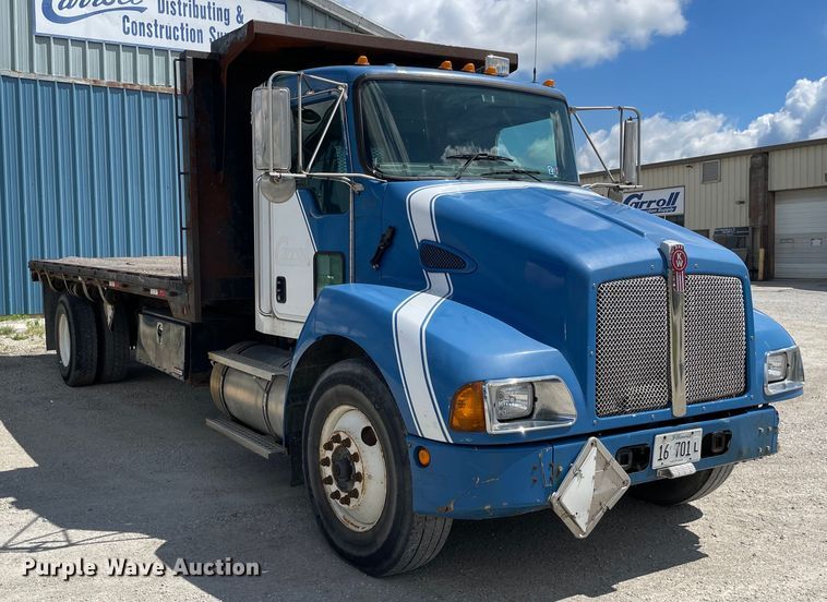 image for item OG9985 2007 Kenworth  T300 flatbed truck