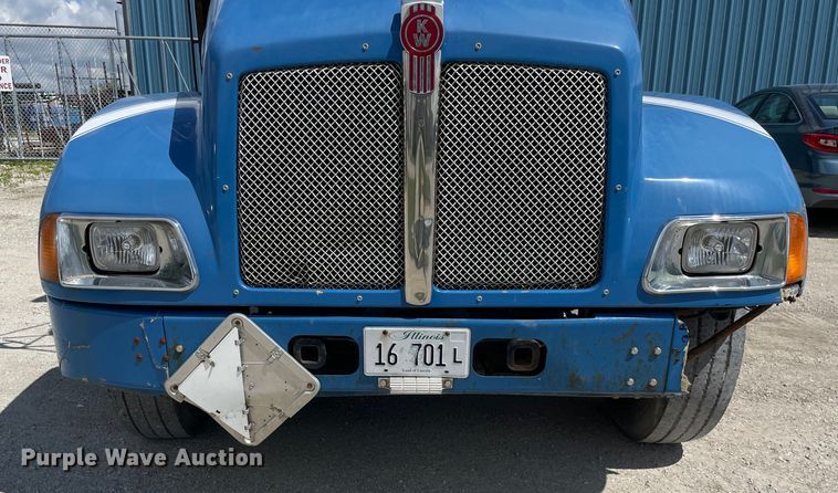 image for item OG9985 2007 Kenworth  T300 flatbed truck