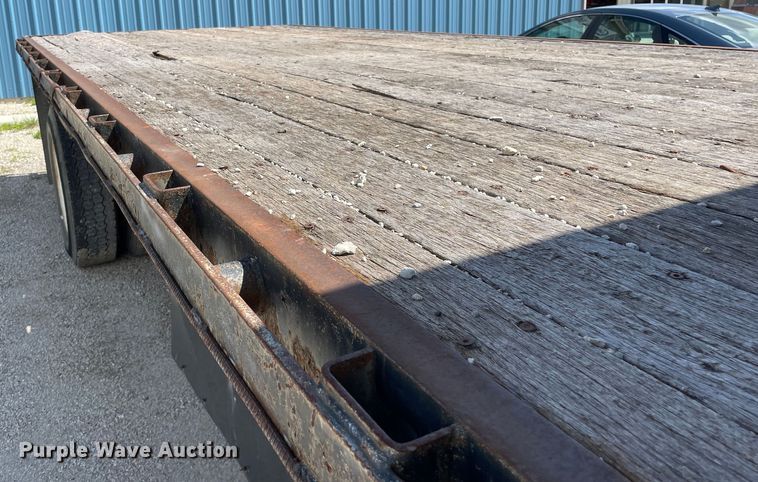 image for item OG9985 2007 Kenworth  T300 flatbed truck