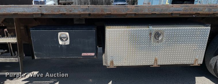 image for item OG9985 2007 Kenworth  T300 flatbed truck