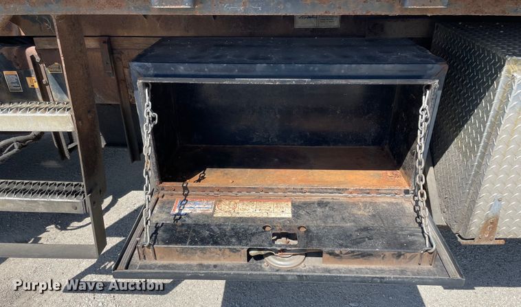 image for item OG9985 2007 Kenworth  T300 flatbed truck