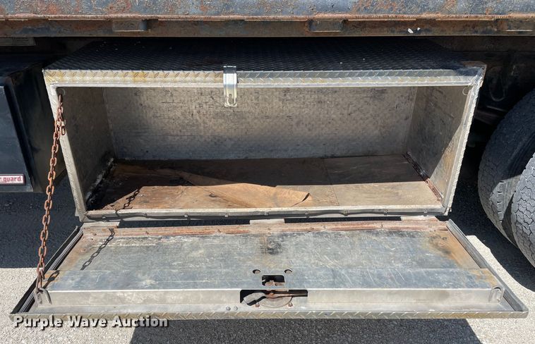 image for item OG9985 2007 Kenworth  T300 flatbed truck