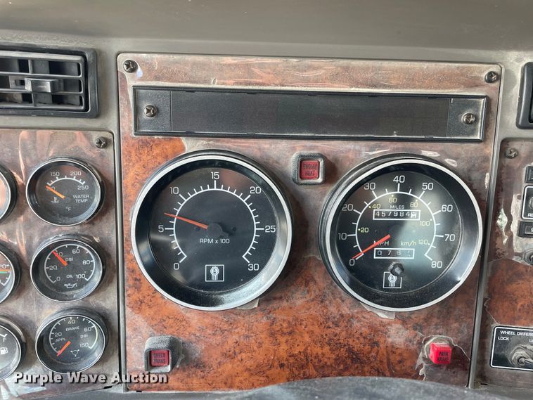 image for item OG9985 2007 Kenworth  T300 flatbed truck