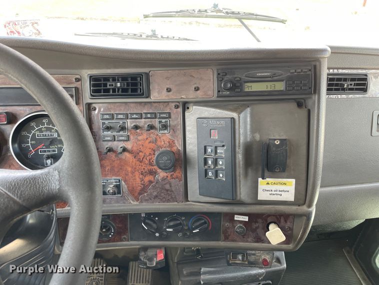 image for item OG9985 2007 Kenworth  T300 flatbed truck