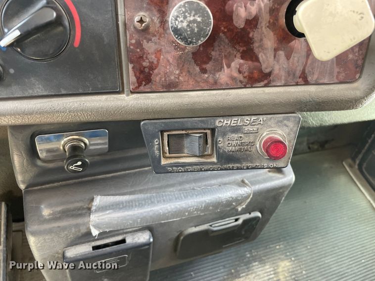 image for item OG9985 2007 Kenworth  T300 flatbed truck