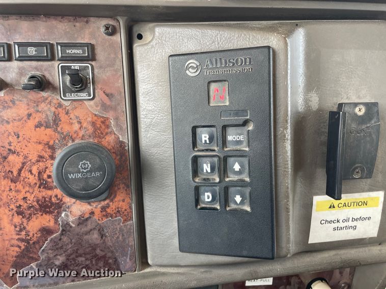 image for item OG9985 2007 Kenworth  T300 flatbed truck