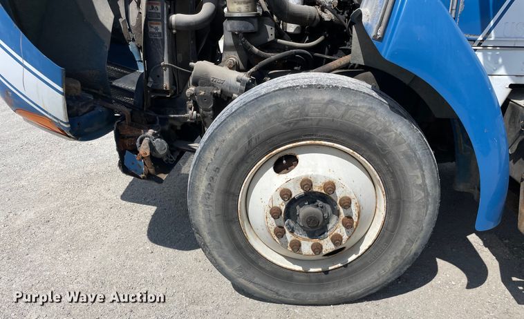 image for item OG9985 2007 Kenworth  T300 flatbed truck