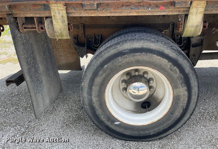 image for item OG9985 2007 Kenworth  T300 flatbed truck