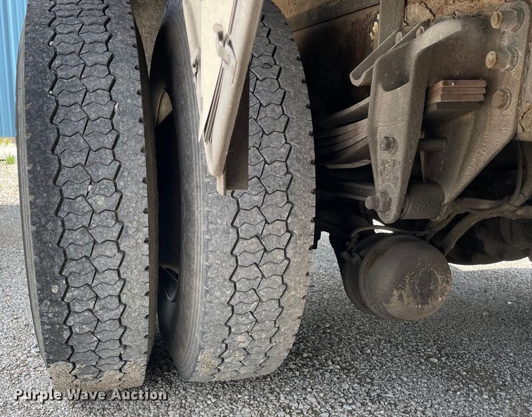 image for item OG9985 2007 Kenworth  T300 flatbed truck