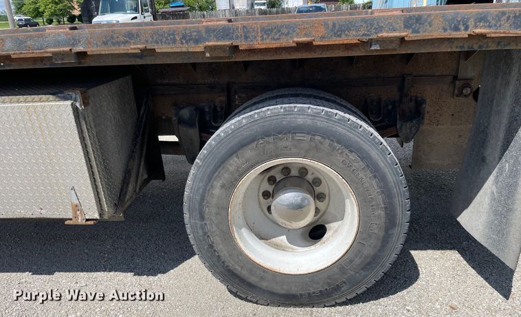 image for item OG9985 2007 Kenworth  T300 flatbed truck