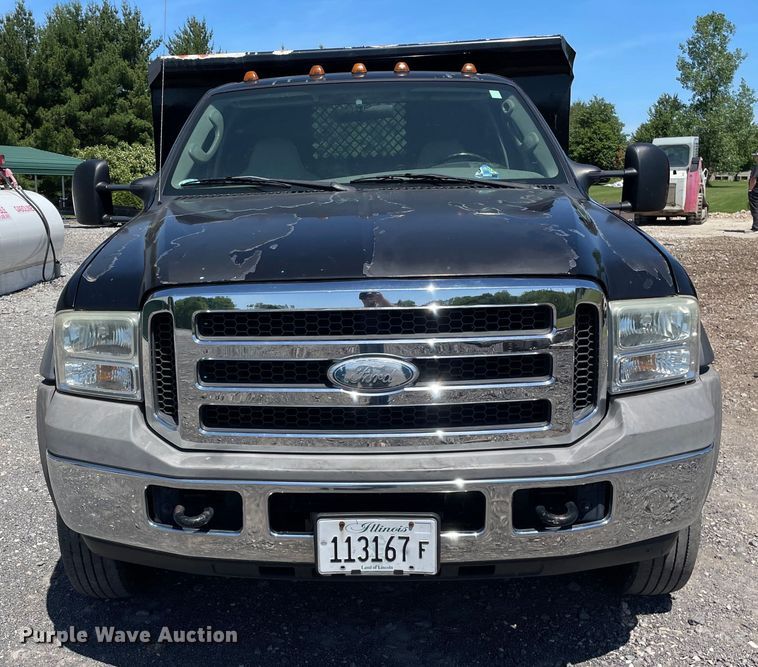 image for item OG9989 2005 Ford  F450 Super Duty XLT dump truck