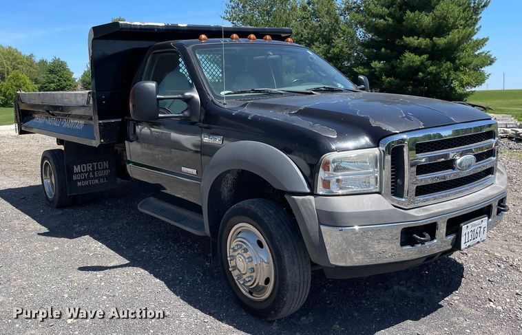 image for item OG9989 2005 Ford  F450 Super Duty XLT dump truck