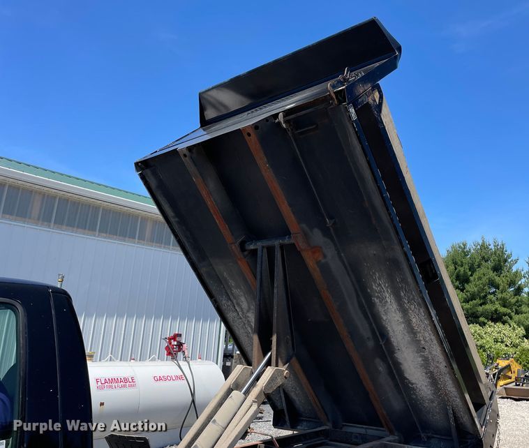 image for item OG9989 2005 Ford  F450 Super Duty XLT dump truck