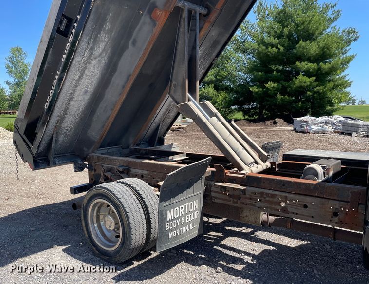 image for item OG9989 2005 Ford  F450 Super Duty XLT dump truck