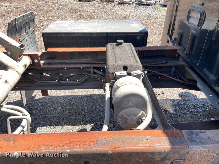 image for item OG9989 2005 Ford  F450 Super Duty XLT dump truck