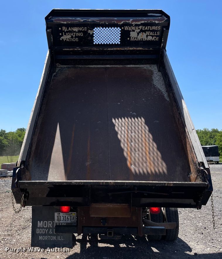 image for item OG9989 2005 Ford  F450 Super Duty XLT dump truck