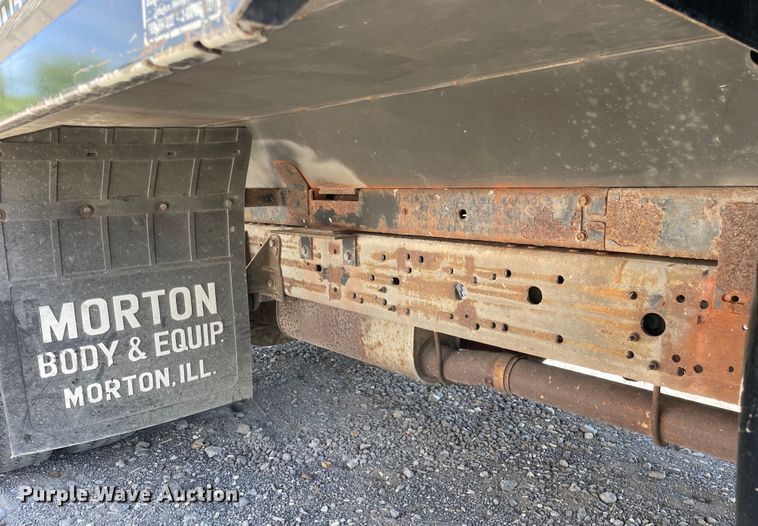 image for item OG9989 2005 Ford  F450 Super Duty XLT dump truck