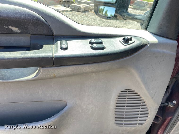 image for item OG9989 2005 Ford  F450 Super Duty XLT dump truck