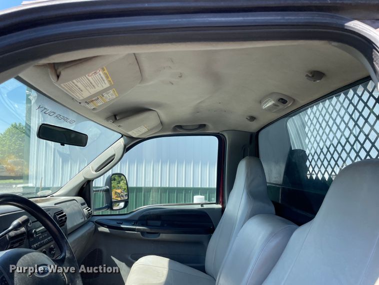 image for item OG9989 2005 Ford  F450 Super Duty XLT dump truck