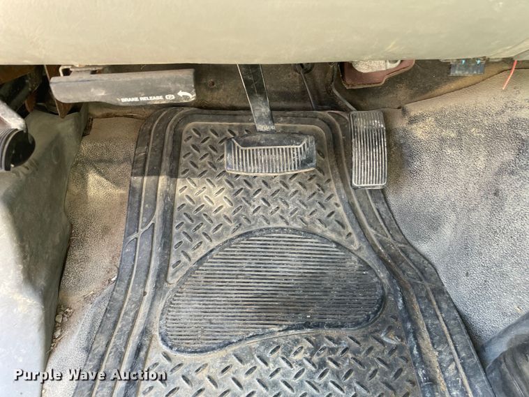 image for item OG9989 2005 Ford  F450 Super Duty XLT dump truck